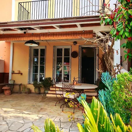 Confort Et Charme Pres Des Canaux De Port Apartmán