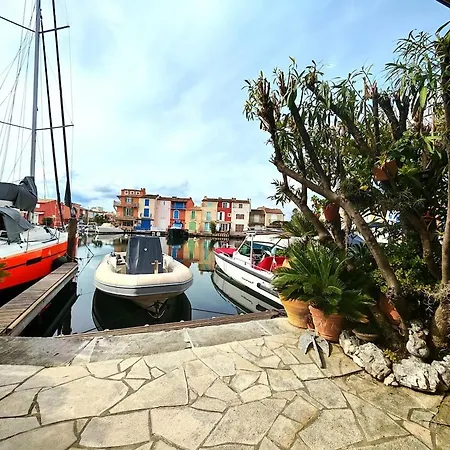 Confort Et Charme Pres Des Canaux De Port Apartmán